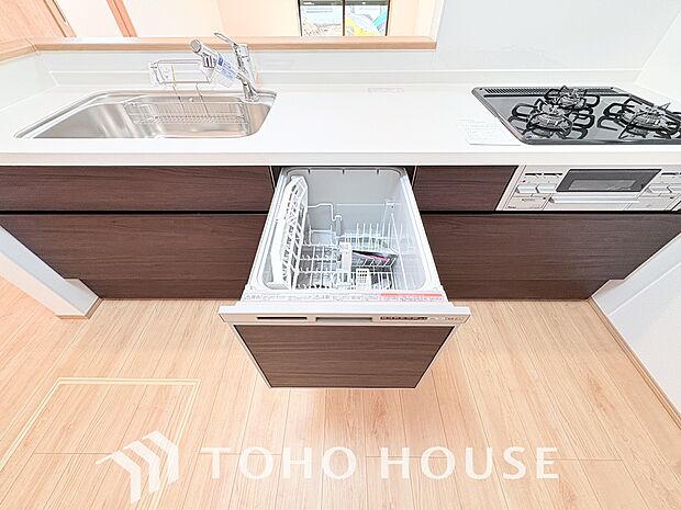 通常の手洗いでは使用出来ないほど高温のお湯や高圧水流を使うことにより汚れを効果的に落とすことができる。