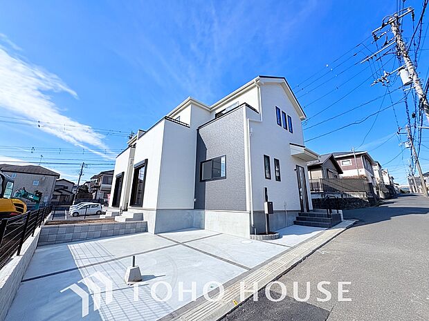 マンションとは違う敷地内駐車。ご主人様のお車のお手入れにも気合が入りますね。