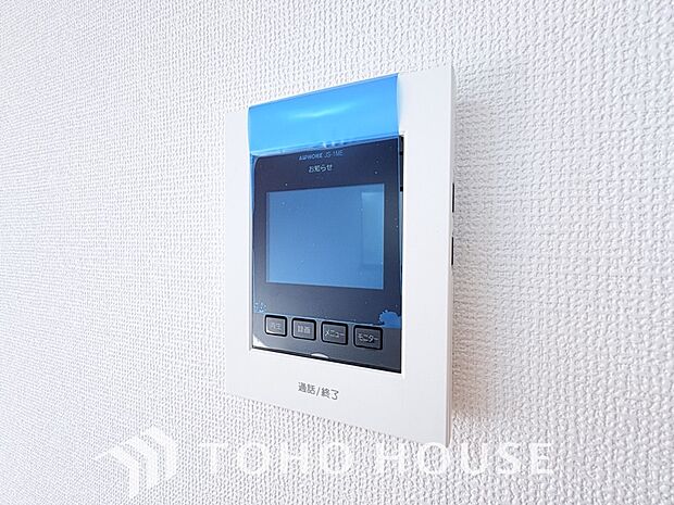 「見える安心」をカタチにしました。誰が来てもわかる様にモニター付きインターホンを設置。家事導線を考慮した個所に設置し、防犯性と利便性に優れ快適と安らぎを合わせた優しい設計。