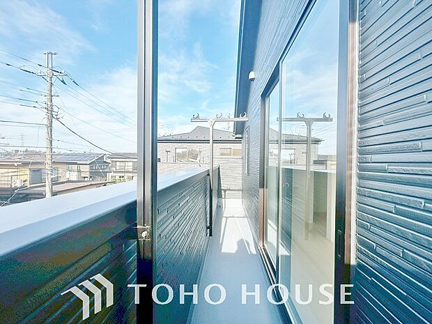 夜空の煌めきや、室内への通風や採光へ一役。ガーデニング等も充分に楽しめる広さを確保しております。