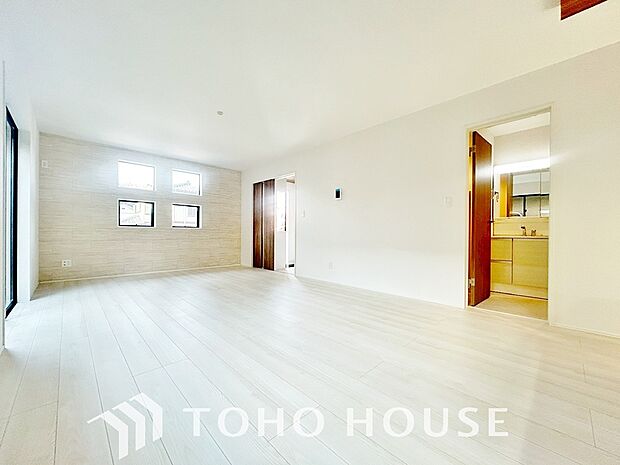 造りこんだ空間演出の妙が生み出す光と質のハーモニーはこの住宅のクオリティの良さを実感させてくれます。