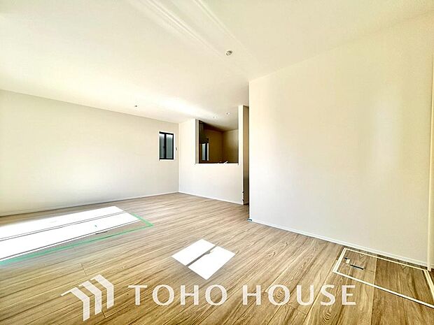 作り手の「気持ちの良いリビングでお過ごししていただきたい」という思いを感じさせます。