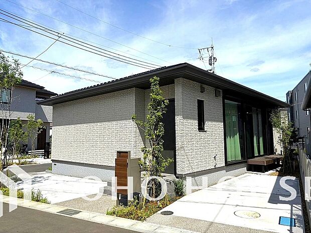 忙しく過ぎゆく日常を置き去るほど、ゆったりした時間が流れる住環境です。