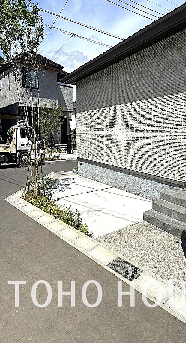 自転車やバイクなど、ゆとりのある敷地で置き場所に困ることはないでしょう。