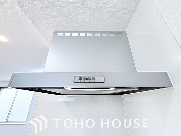 最新のレンジフードは静音性や省エネ性能が向上しデザインもスタイリッシュ。効率的な換気で料理を快適に。
