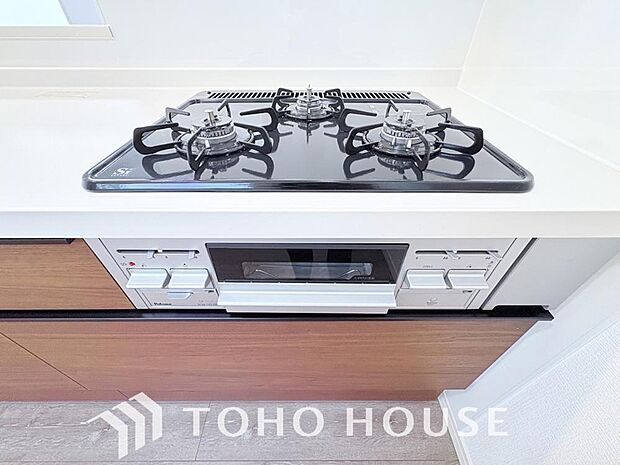 毎日料理をする、料理が好き、家族が多くて量を作る必要がある、等の方々にとっては必須の3口コンロ。