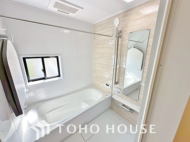 心地よいバスタイムを演出する浴室はゆとりあるサイズを採用。
