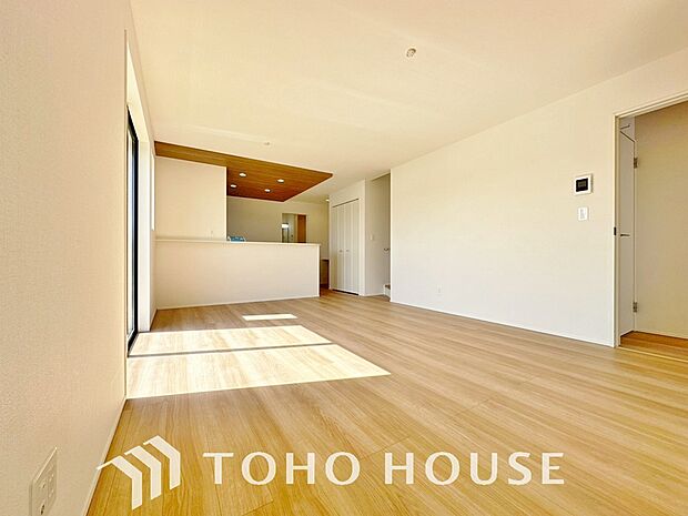 作り手の「気持ちの良いリビングでお過ごししていただきたい」という思いを感じさせます。