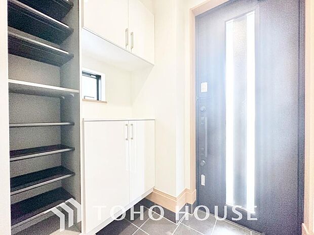 ダウンライトを使用しお洒落に演出。帰りたくなる家をテーマに設計。いつも「人」と「家」の間に・・・。