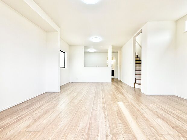 作り手の「気持ちの良いリビングでお過ごししていただきたい」という思いを感じさせます。