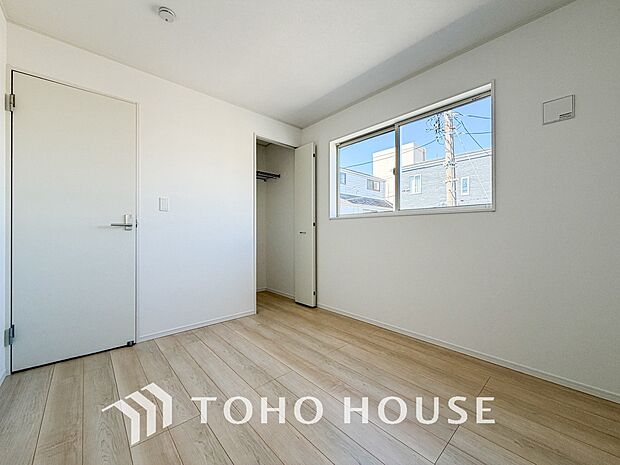 お子様の心と身体を見守る子供部屋として、小さな自立心を育むお部屋作りを見越してご覧下さい。