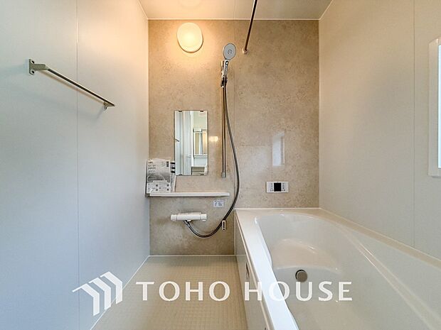 心地よいバスタイムを演出する浴室はゆとりあるサイズを採用。