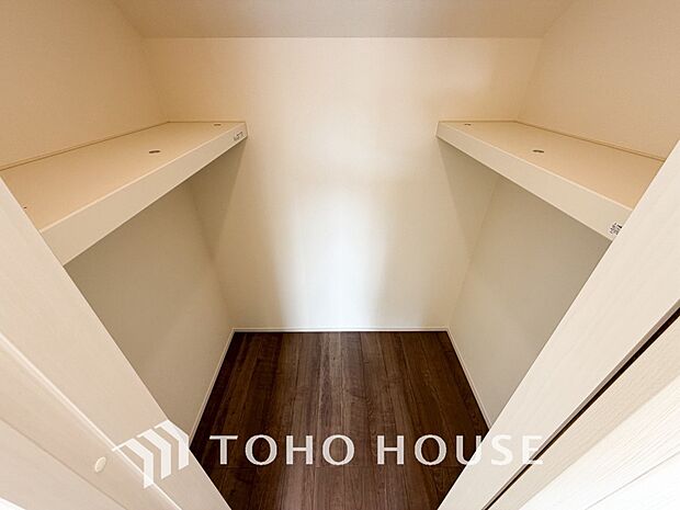 お子様のおもちゃやゴルフバック等、大きなお荷物をお持ちの方や、お荷物が多い方でも安心のスペースです。