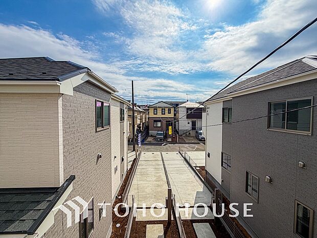 その豊かな眺望にふさわしい空間には、通風・採光にも優れ、心地よい光と風があふれています。