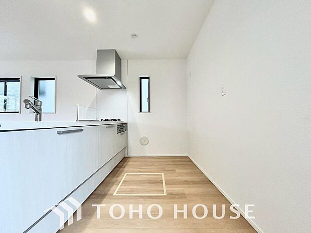 広々キッチンを採用。みんなで作った料理を召し上がりながらの会話は、どのような物になるのでしょうか。