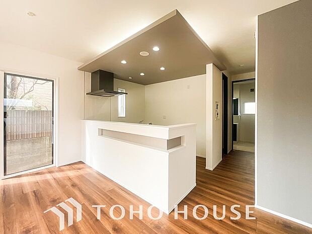 広々キッチンを採用。みんなで作った料理を召し上がりながらの会話は、どのような物になるのでしょうか。