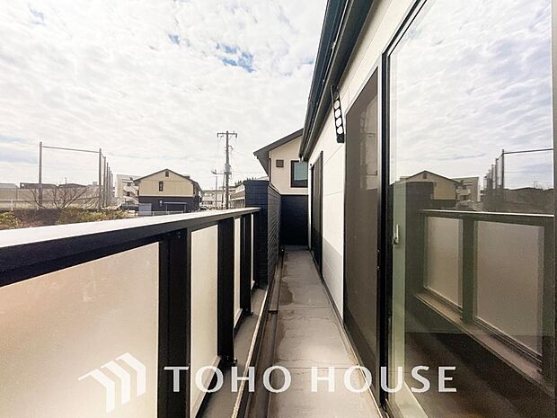 太陽に愛された邸は、陽当り、通風に優れた魅力的で快適さを追求した邸宅です。