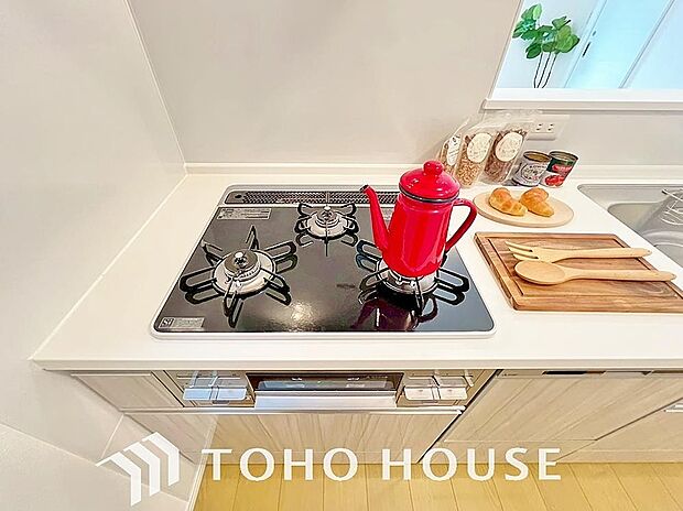 毎日料理をする、料理が好き、家族が多くて量を作る必要がある、等の方々にとっては必須の3口コンロ。