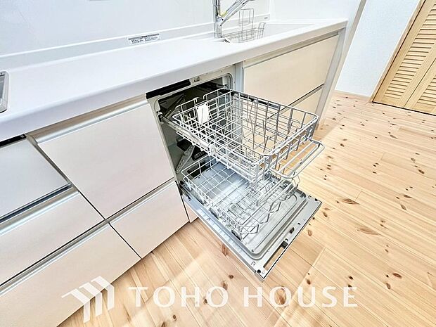 高温水や高圧水流を使う事で効率よく食器洗浄できます。殺菌効果も高いので哺乳瓶等を洗う際にも便利です。