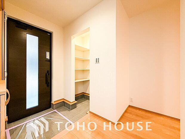 ダウンライトを使用しお洒落に演出。帰りたくなる家をテーマに設計。いつも「人」と「家」の間に・・・。