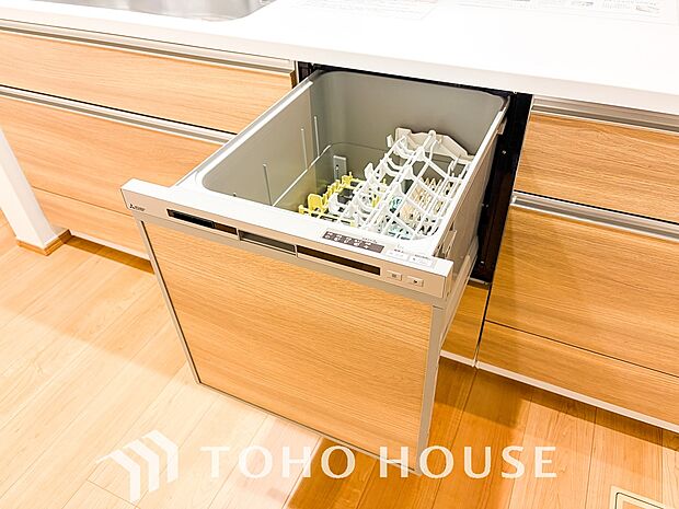 高温水や高圧水流を使う事で効率よく食器洗浄できます。殺菌効果も高いので哺乳瓶等を洗う際にも便利です。