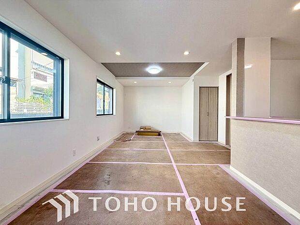 爽やかな通風と採光を存分に感じる事が出来る空間。毎日の暮らしに癒しをもたらす居心地の良いリビング。