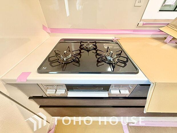 毎日料理をする、料理が好き、家族が多くて量を作る必要がある、等の方々にとっては必須の3口コンロ。