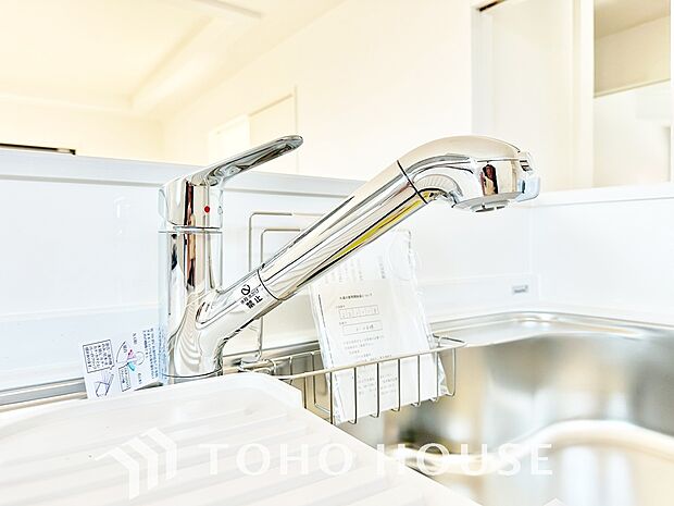 浄水と原水をボタン一つで切り替えられる浄水器一体型水洗。近年主流になりつつある人気の設備です。