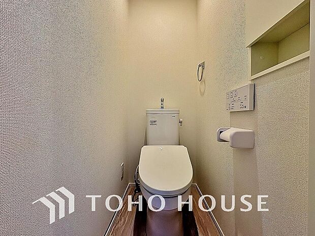 清潔な空間であって頂けますように、目に留まるだけではなく汚れをふき取り易いフロアと壁紙をチョイス。