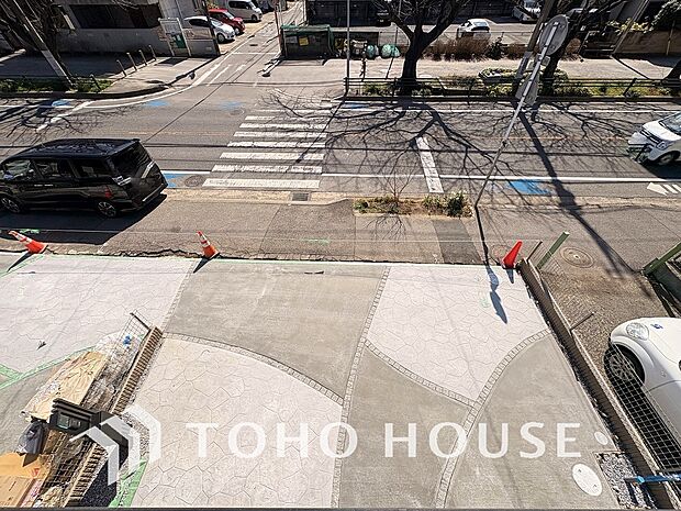 マンションとは違う敷地内駐車。ご主人様のお車のお手入れにも気合が入りますね。