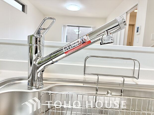 浄水と原水をボタン一つで切り替えられる浄水器一体型水洗。近年主流になりつつある人気の設備です。