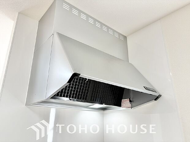 最新のレンジフードは静音性や省エネ性能が向上しデザインもスタイリッシュ。効率的な換気で料理を快適に。