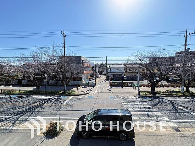 その豊かな眺望にふさわしい空間には、通風・採光にも優れ、心地よい光と風があふれています。