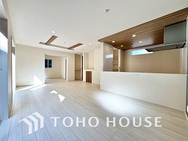 家は、ただ生活する場ではなく、笑顔の毎日、安らぎの日々のために、暮らしを愉しく、快適にする場所。