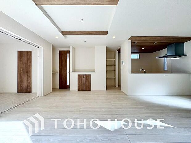 作り手の「気持ちの良いリビングでお過ごししていただきたい」という思いを感じさせます。