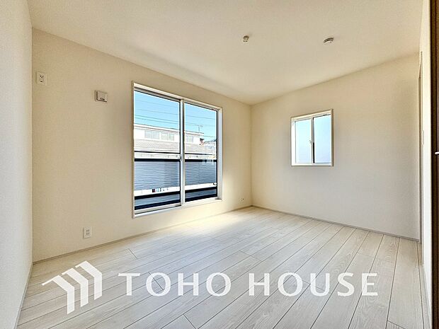 白を基調とした室内は、明るい住空間を造り出すだけでなく、清潔感をもたらしてくれます。