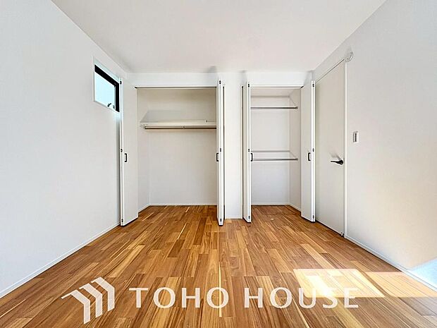 一日の疲れを癒やしてくれる主寝室。時を忘れて過ごす場所として過ごせるお部屋。