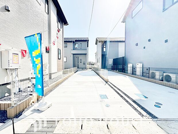 自転車やバイクなど、ゆとりのある敷地で置き場所に困ることはないでしょう。