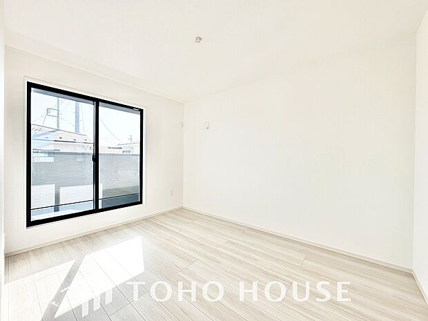 白を基調とした室内は、明るい住空間を造り出すだけでなく、清潔感をもたらしてくれます。