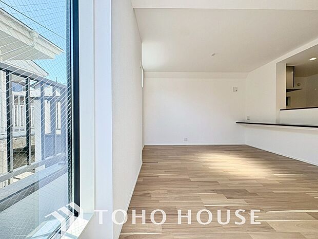 作り手の「気持ちの良いリビングでお過ごししていただきたい」という思いを感じさせます。