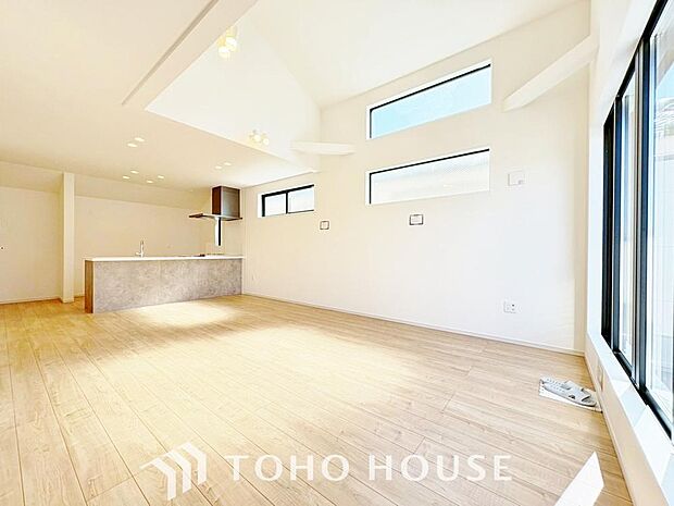 家は、ただ生活する場ではなく、笑顔の毎日、安らぎの日々のために、暮らしを愉しく、快適にする場所。