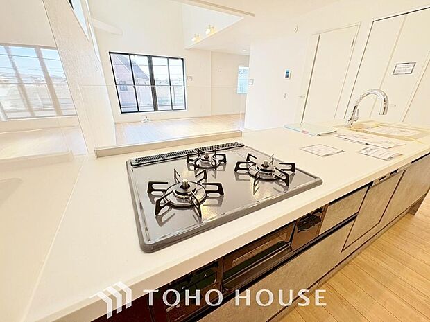 毎日料理をする、料理が好き、家族が多くて量を作る必要がある、等の方々にとっては必須の3口コンロ。