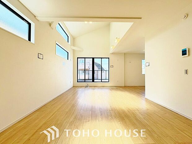 作り手の「気持ちの良いリビングでお過ごししていただきたい」という思いを感じさせます。