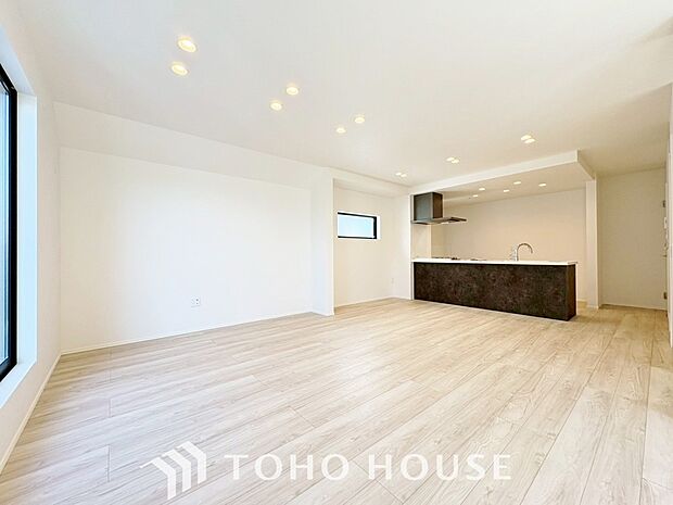 家は、ただ生活する場ではなく、笑顔の毎日、安らぎの日々のために、暮らしを愉しく、快適にする場所。