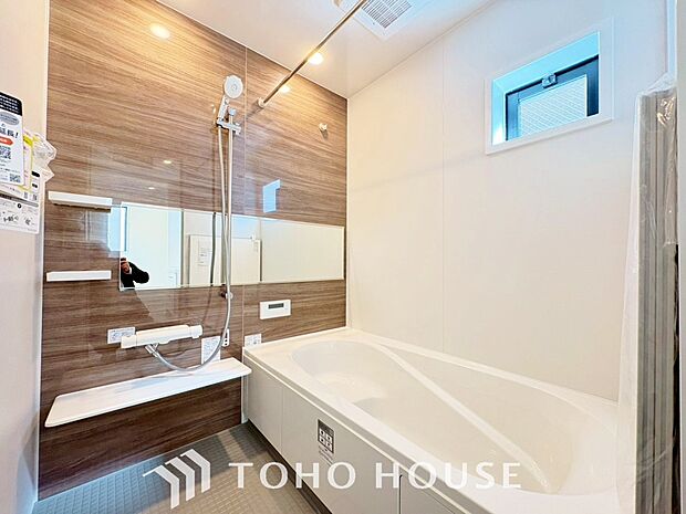 心地よいバスタイムを演出する浴室はゆとりあるサイズを採用。