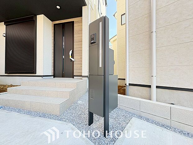 宅配ボックスは、ネットショッピングなどによって増加傾向の小型のお届け物の受け取りにができて便利です。