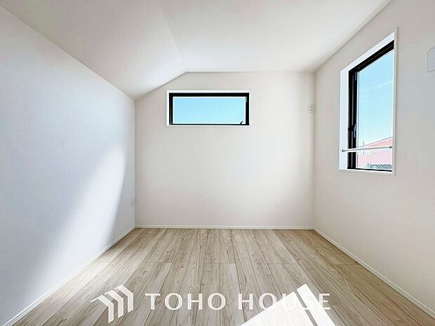 一日の疲れを癒やしてくれる主寝室。時を忘れて過ごす場所として過ごせるお部屋。