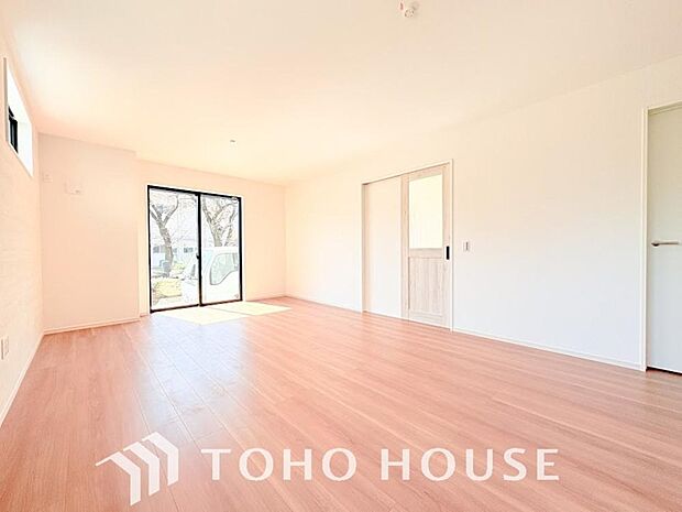 造りこんだ空間演出の妙が生み出す光と質のハーモニーはこの住宅のクオリティの良さを実感させてくれます。