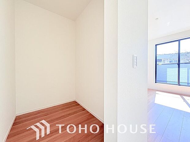 たっぷりと荷物が入るよう、ウォークインクローゼットを完備いたしました。