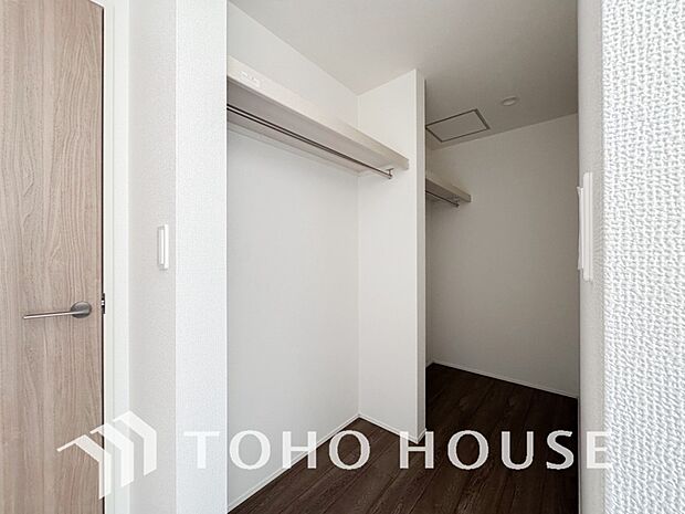 少しでも空いているスペースを収納にすることで、無駄のない空間を演出しております。